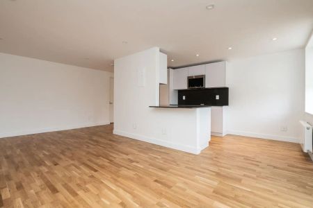 25 Eccleston Drive — 2 Bedroom - unit 217 - Photo 3