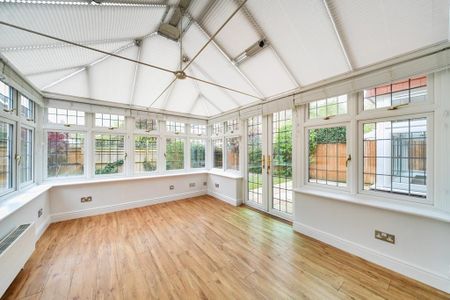 6 bedroom detached house to rent - Photo 2