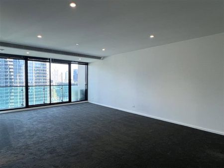 3710/618 Lonsdale Street - Photo 2