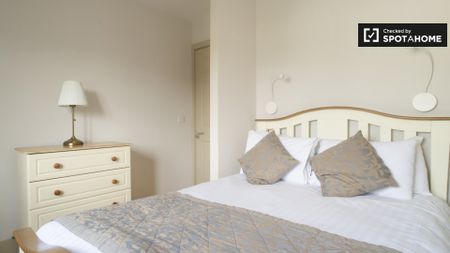 Modern 2-bedroom apartment for rent in Grand Canal Dock - Photo 4