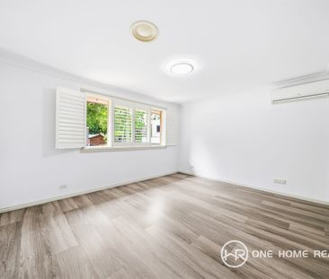 Spacious & Newly Refreshed 4-Bedroom Duplex in Prime Tennyson Point... - Photo 6