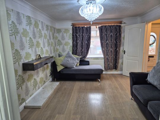 Holm Drive, Chester, Elton - Photo 1