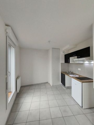 Location Appartement 2 pièces 44m² LA ROCHELLE 17000 - Photo 2