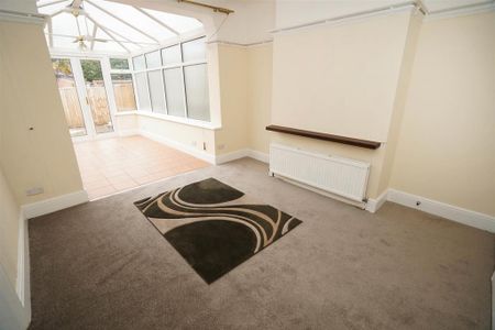 3 bedroom semi-detached house to rent - Photo 4