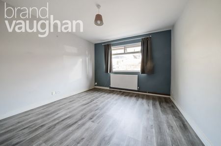 2 bedroom semi-detached bungalow to rent - Photo 4