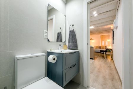 Carrer dEn Robador, Barcelona, Catalonia 08001 - Photo 5