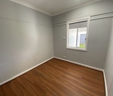 Freshly updated 3 Bedroom home - Photo 4