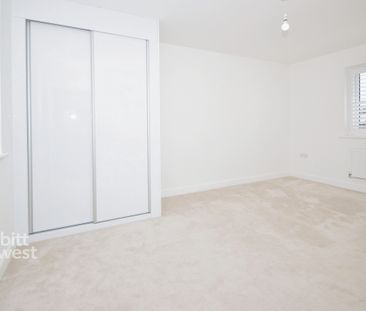 4 bedroom detached house to rent - Photo 4