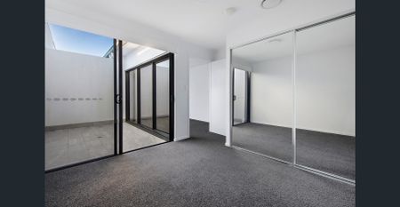 Panorama Residences - Luxury Living with Spectacular Gold Coast Views - Photo 4