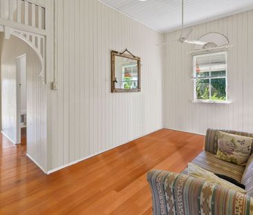 Beautiful Queenslander close to Mackay CBD - Photo 1