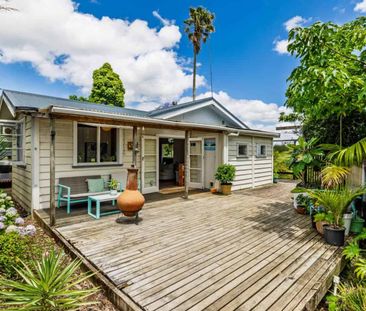 Cosy Rustic Living Minutes from Town - Photo 5