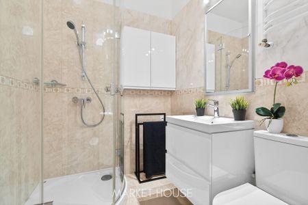 Jasne mieszkanie w świetnej lokalizacji — od zaraz - Фото 4