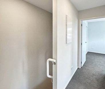 MODERN TWO BED TWO BATH TOWNHOUSE - Photo 2