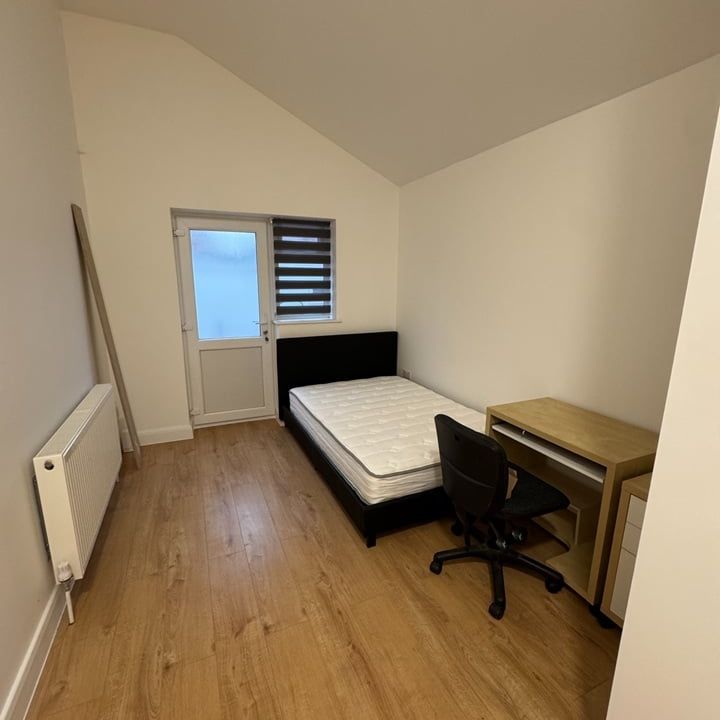 Room in a Shared House, Balnacraig Avenue, NW10 - Photo 1