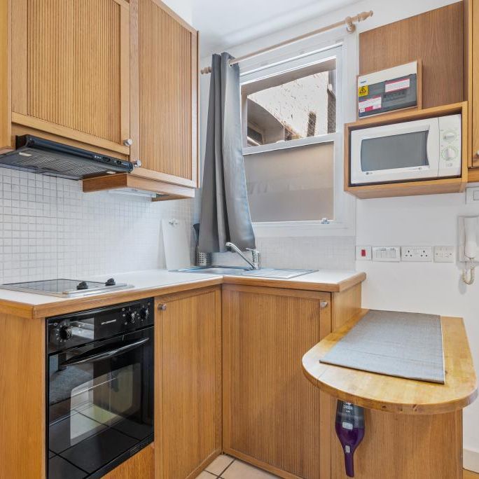 Flat 12 Fairholme Road, West Kensington W14 9JZ - Photo 1