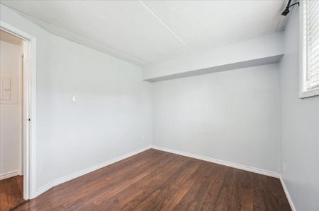For Lease - 333 Northlake Drive Unit# 1, Waterloo, Ontario - Photo 2