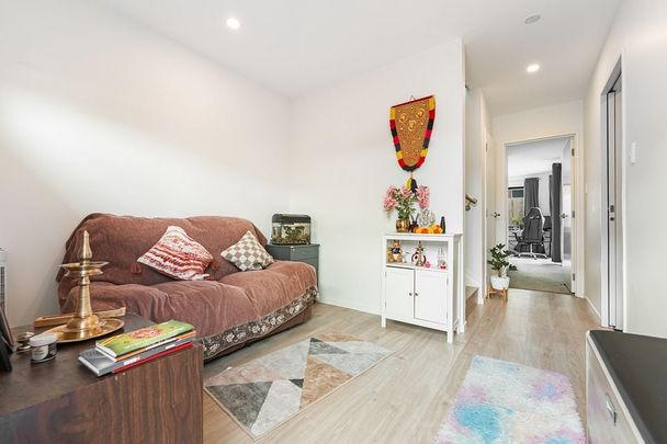 Modern, Stylish 3-Bedroom Townhouse for Rent in He - Photo 1