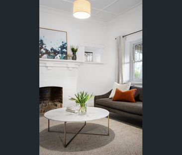 Elegant Corner Residence with Pool in Malvern East - Photo 2