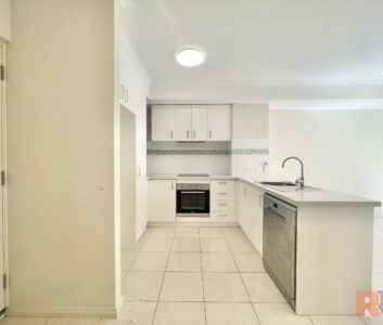 Low Maintenance Unit - Income Limits Apply - Photo 4
