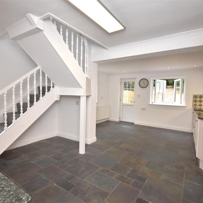 2 bedroom cottage to rent - Photo 1