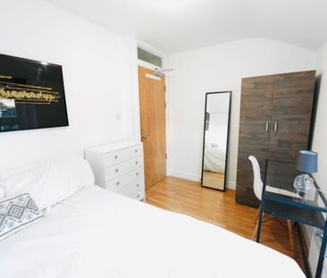 Room in a Shared Flat, Court Street, E1 - Photo 2