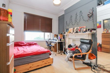 BILLS INCLUDED – Wood Lane, Headingley, Leeds, LS6 - Photo 3