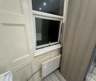 Kingsland Road, Hackney, London E8 - Photo 2