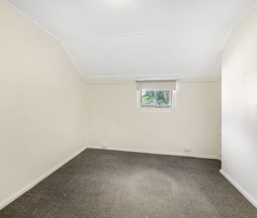 Private two bedroom apartment in prime location - Photo 2