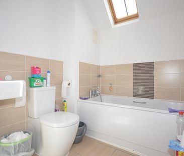 2 bedroom semi-detached house to rent - Photo 4