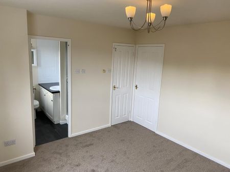 3 bedroom detached house to rent - Photo 4