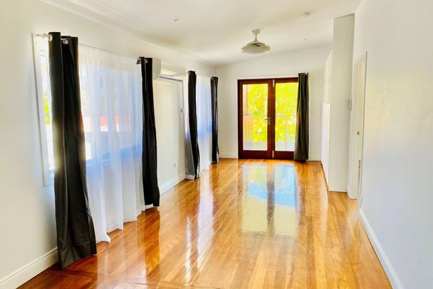 8 Ridgeway Avenue, Southport. - Photo 1