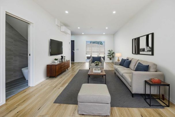 1A Bennett Road Pakuranga - Near New Luxury Townhouse - Photo 1