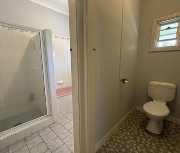 TIDY THREE BEDROOM HOME - Photo 4