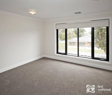 Brand new Metricon home - Photo 5