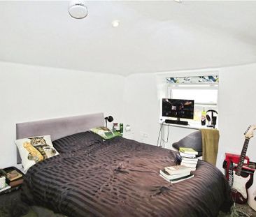3 bedroom flat to rent - Photo 2