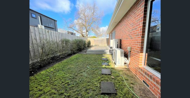 Three bedrooms and two bathrooms with a beautiful living environment - Photo 1