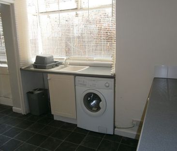 3 Bed Student House To Let - Photo 5