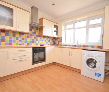 2 bedroom maisonette to rent - Photo 2