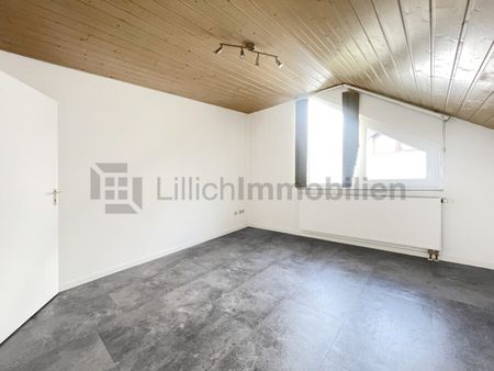 Für sportliche! Schicke 3-Zimmer-Wohnung mit neuer EBK. TG-Stellplatz & sonnige Loggia. - Photo 4