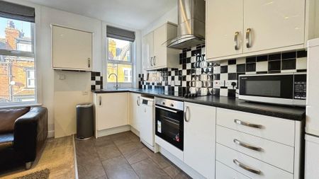 2 bedroom apartment to rent - Photo 5