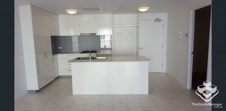 Modern Unit located near the Broadwater - Photo 2