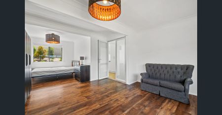 Coastal Living with Water Views, garden and water included - Photo 2