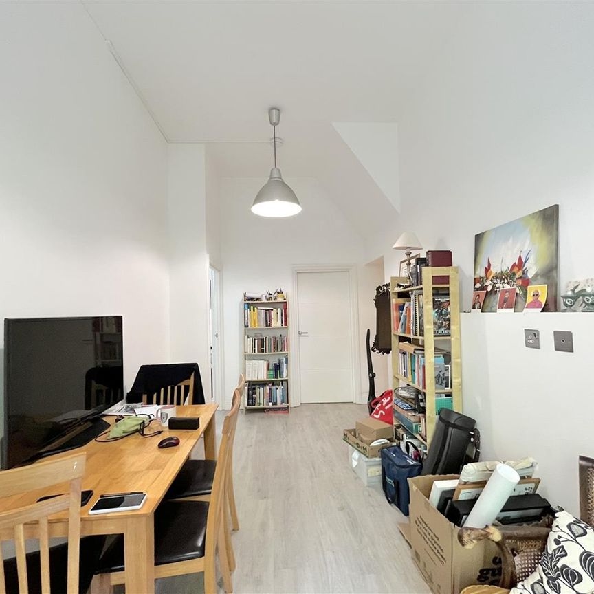 3 Bed Flat, Crescent Road, N8 - Photo 1