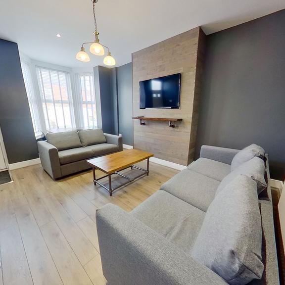 4 bedroom terraced house to rent - Photo 1