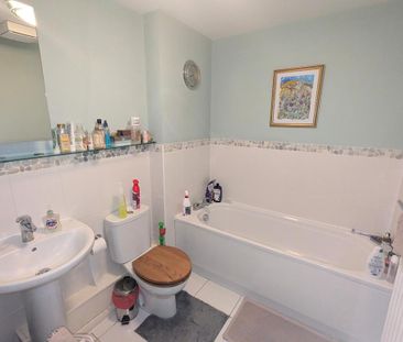 2 bedroom flat to rent - Photo 5