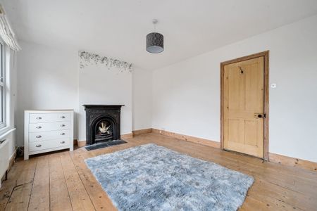 2 bedroom terraced house to rent - Photo 2