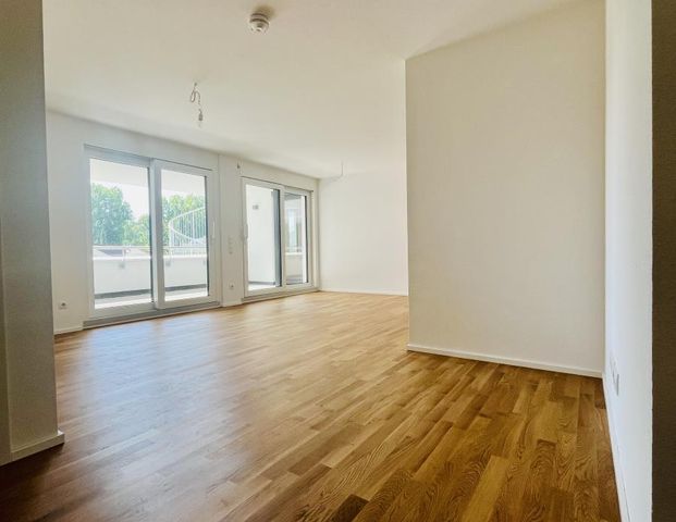 Sonnige Neubau-Stadtwohnung mit 4 Zimmer sucht passenden Mieter! - Photo 1