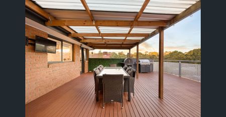 Spacious Family Living in a Peaceful Cul-de-Sac - Photo 4