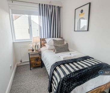 2 bedroom semi-detached house to rent - Photo 5