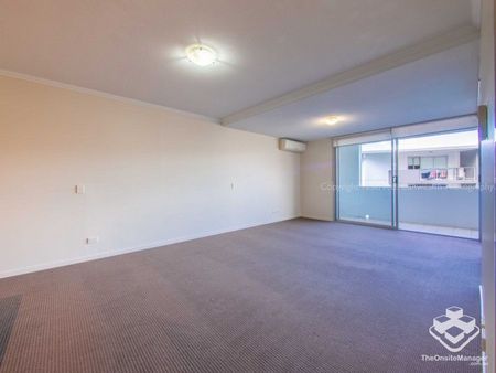 2 Bed 2 Bath UNFURNISHED Pet Friendly Apartments at Ciana - Photo 2